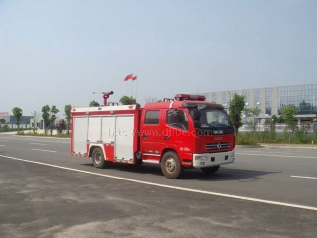 东风多利卡水罐消防车图片